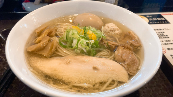 「塩鶏中華そば」@自家製麺 鶏中華そば 火鳥 HINOTORIの写真