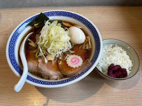 「特製醤油ラーメン+小ライス1,350円」@中華そば ふじ田の写真