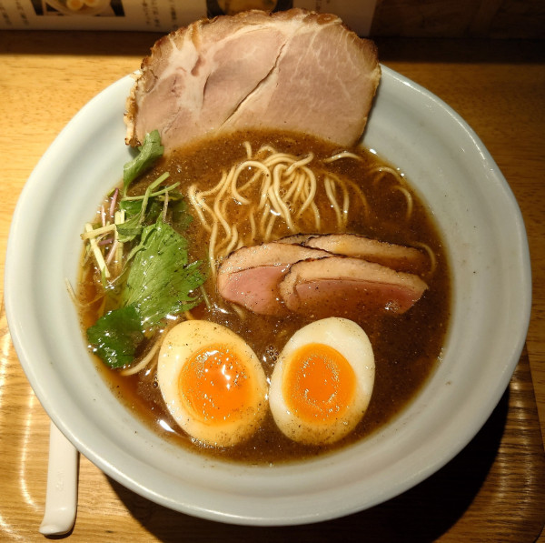 「にほんいち醤油そぼ(990円)」@麺巧 潮 上野製麺所の写真