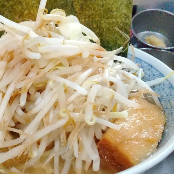 「#ラーメン #特製生姜 #味付き脂 #ニンニク #950円」@ラーメン ぶぅさんの写真