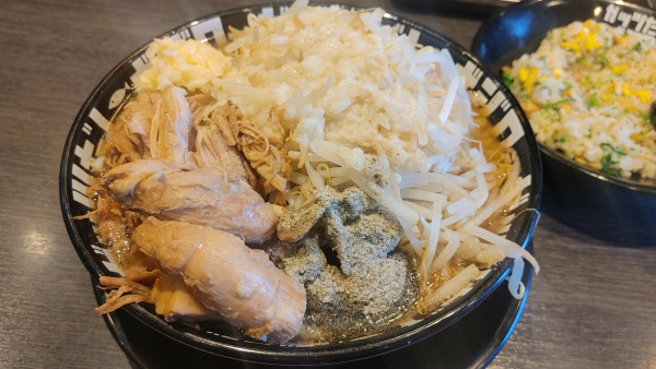 「ニボジロー　麺大盛　脂増し」@ガッツだ！ニボジローの写真