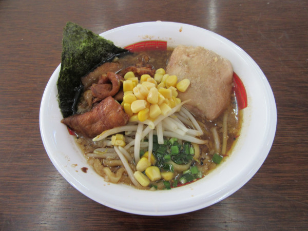 「どみそ　濃厚味噌らーめん　炙り豚盛り（１０００円）＋鶏チャ」@第2回ラーメン万博2024 in TSUCHIURAの写真