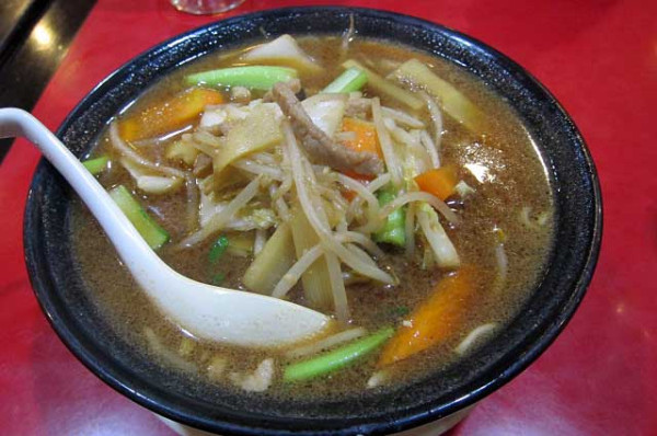 「味噌ラーメン　750円」@花彫酒家の写真