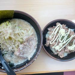 醤油ラーメン　バリカタ濃いめギトギト　チャー丼