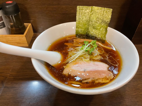 「丸鶏醤油ら〜麺」@間合 AWAIの写真