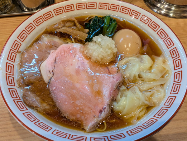 「特製中華そば」@中華そば えにしの写真