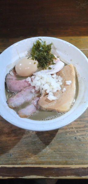 「特製濃厚煮干+半ﾗｲｽ」@ラーメン屋ジョンの写真