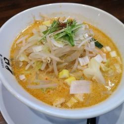 たっぷり野菜の担々麺