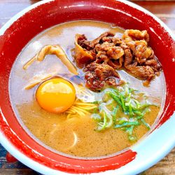 徳島ラーメン（800円）、豚バラ肉（280円）