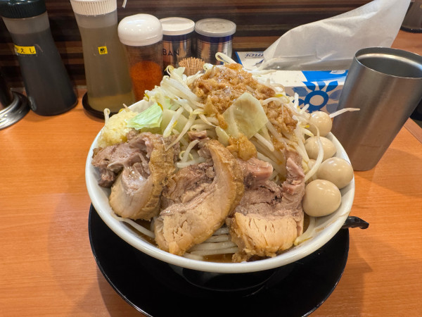 「ラーメン　豚１枚うずら」@豚のトリコの写真