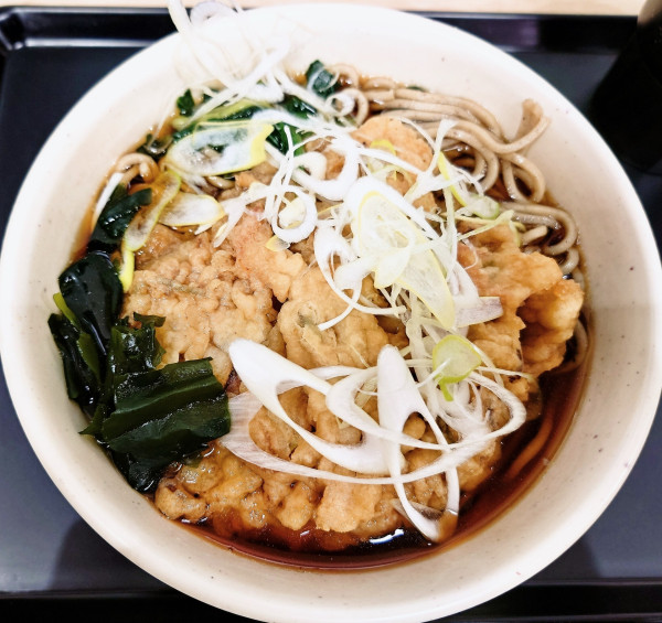 「かき揚げそば大」@立ち喰いそばうどん 松石の写真