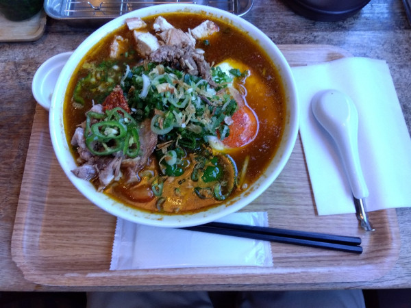 「カレーラーメン　パクチー抜き青唐辛子入り」@ブラウンオニオンカレーファクトリーの写真