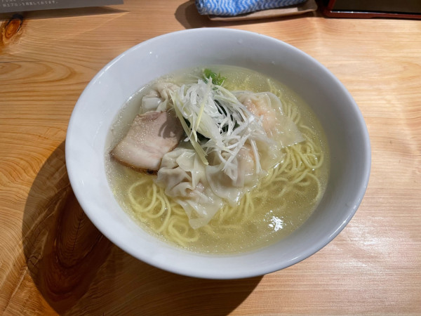 「塩雲吞麺」@さくら食堂の写真