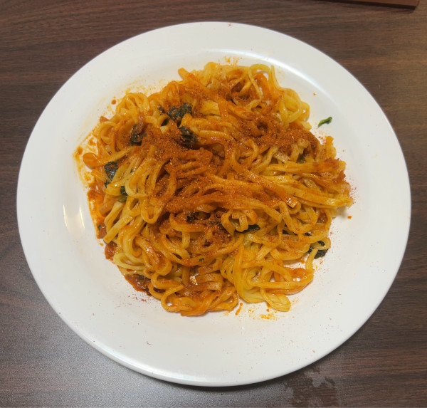 「大盛り汁なし担々麺」@カラオケまねきねこ 四街道店の写真