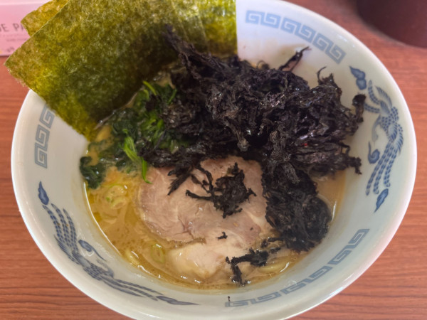 「ラーメン800円＋岩のり100円」@家系ラーメン みさき家の写真