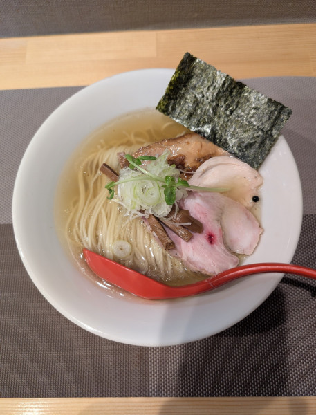 「塩らぁめん」@麺や旬香の写真