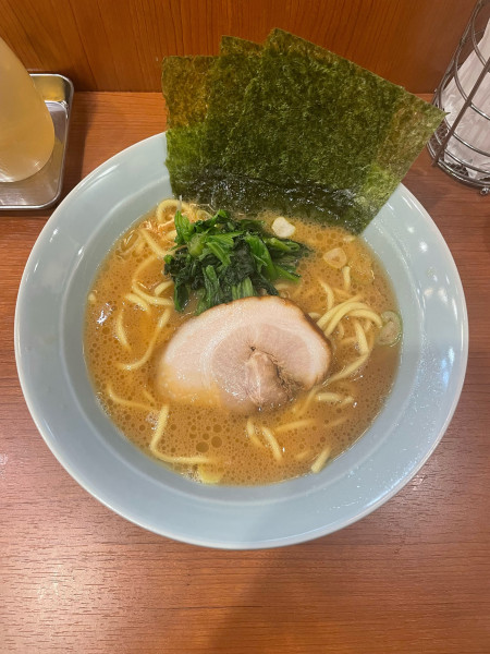 「ラーメン(1000円)」@横浜家系ラーメン銀家 伊勢佐木町店の写真