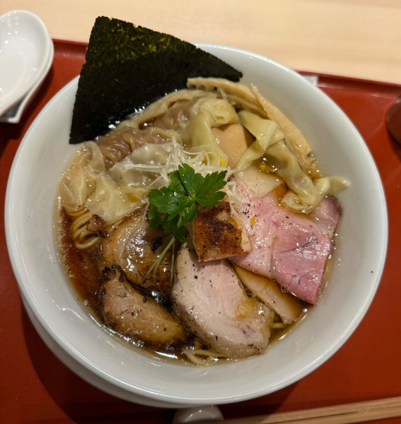 「特製蔵出し醤油そば！」@麦と麺助 新梅田中津店の写真