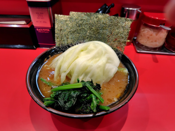 「らーめん(並)¥850キャベツ¥100」@横浜家系ラーメン 駒岡家の写真