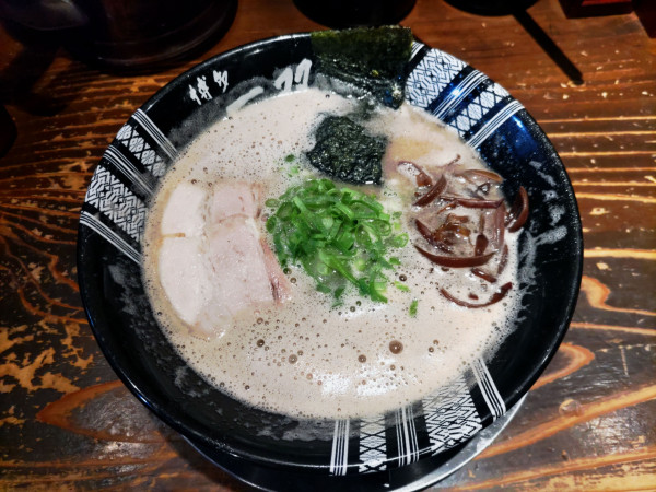 「ラーメン900円」@博多一双 中洲店の写真