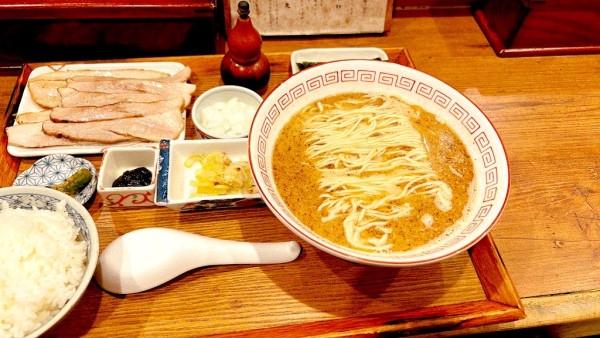 「鯖中華そば定食」@炭火焼濃厚中華そば 奥倫道の写真
