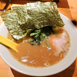 らーめん（900円）