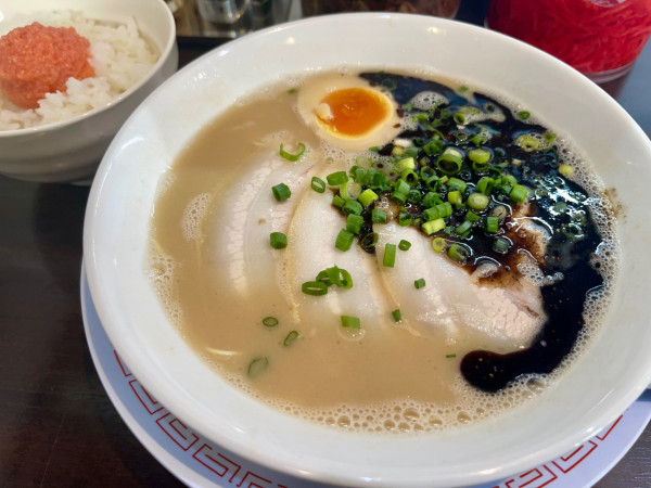 「ラーメン(黒) 明太子ご飯セット」@博多らーめん ひまわりの写真