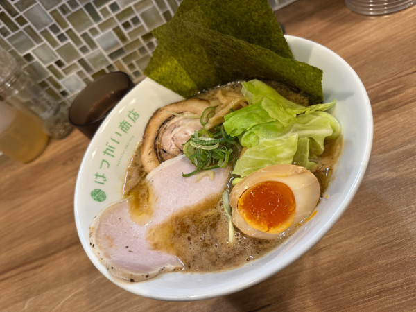 「【限定】家系風な豚骨醤油」@はつがい商店の写真