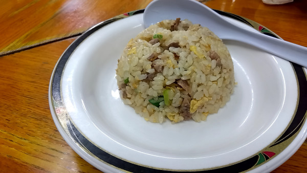 「半チャーハン（３５０円）」@横浜ラーメン厨房 うえむらやの写真
