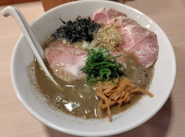 「チャーシュー煮干しそば 1350円」@中華そばカナリヤの写真