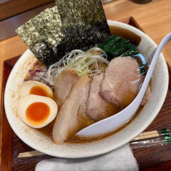 「特製醤油らぁ麺」@貝出汁らぁ麺 みぎわの写真