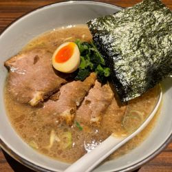 チャーシューメンかためこいめ　唐揚げセット