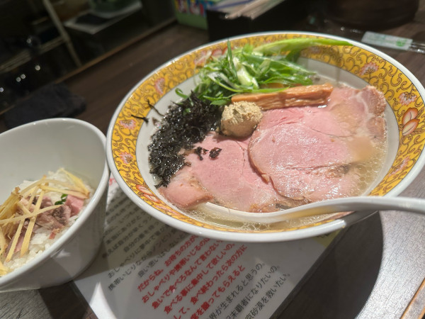 「国産牡蠣と3種の昆布の塩らー麺+〆の生姜ご飯」@塩生姜らー麺専門店MANNISHの写真