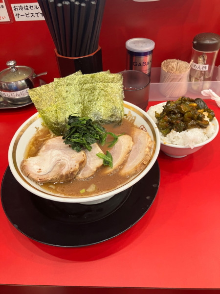 「煮豚チャーシュー麺　ライス✖️4」@大輝家直系 麺屋 旭の写真
