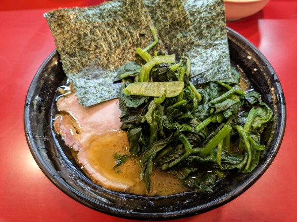 「ラーメン 生ほうれん草 チャーシューまぶし」@家系総本山 ラーメン吉村家の写真