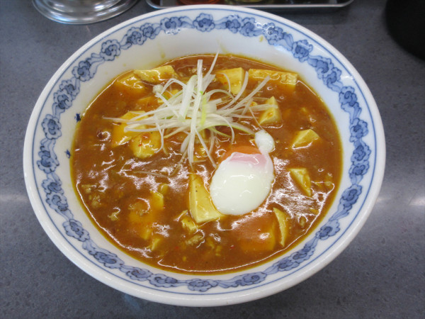 「温玉麻婆麺（1,000円）」@ラーメンショップ まるよしの写真