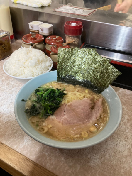 「ラーメン並+大ライス　1200円」@横濱ラーメン あさが家 本店の写真