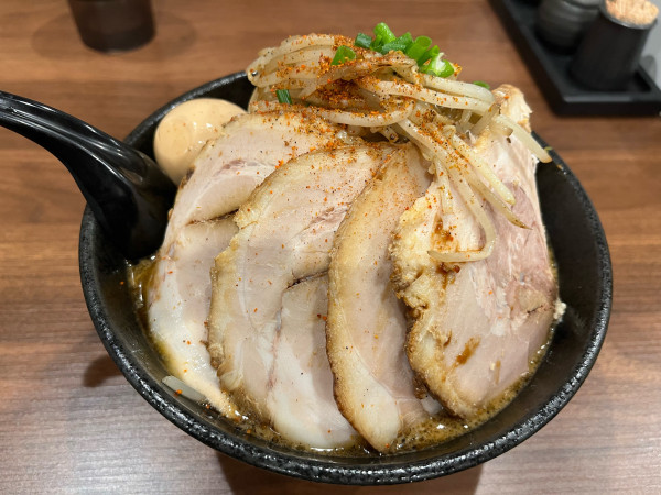 「特製焦がし辛味噌ラーメン+大盛、炒めもやし、チャーシュー、味付け」@焦乃香.の写真