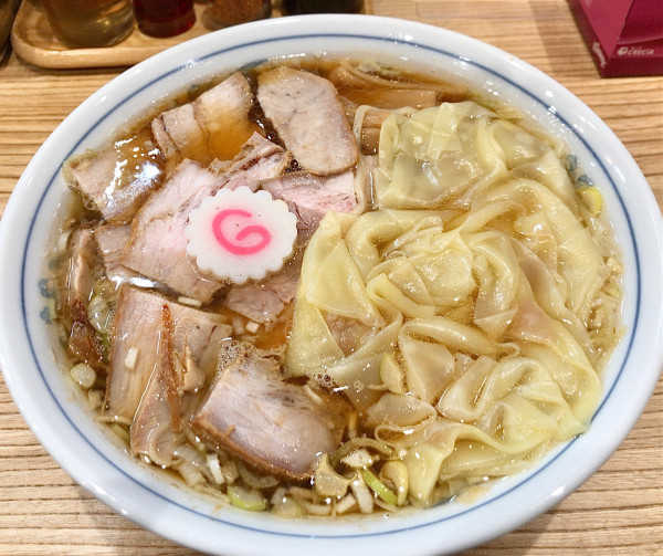「ワンタンチャーシュー麺　900円」@らーめん 高尾の写真