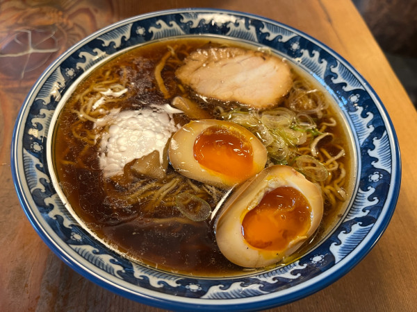 「中華そば並盛＋煮玉子」@やよいそば 本店の写真