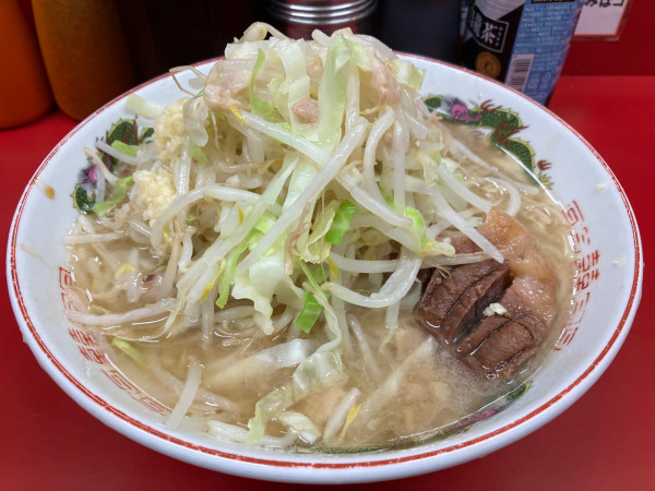 「小ラーメン ヤサイマシマシ、アブラ､ニンニク少し」@ラーメン二郎 京急川崎店の写真