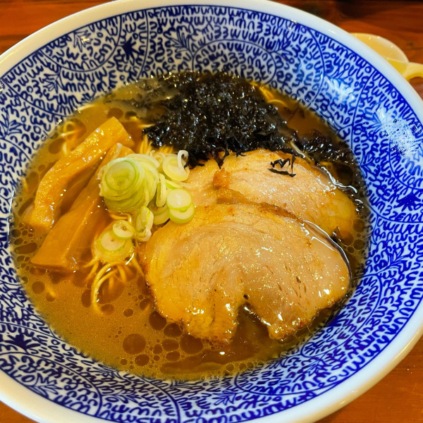 「鶏白湯ラーメン（麺少なめ）850円」@麺＆cafe Coi.Coi.の写真
