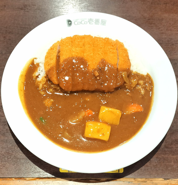 「ポークカレー(2辛)+カツ+半野菜 1184円」@CoCo壱番屋 東海名和店の写真
