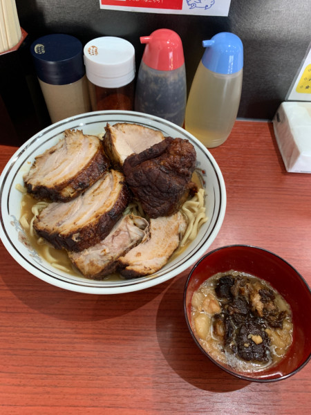 「チャーシュー麺特盛＋チャーシュー×2＋ブタカスアブラ」@ラーメン一太豚の写真