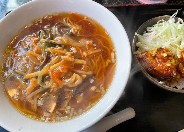 「ランチセット　豚肉細切り野菜炒めラーメン日替り丼」@満月廬の写真