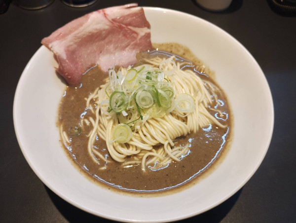 「特濃蟹煮干ソバ」@煮干乱舞の写真