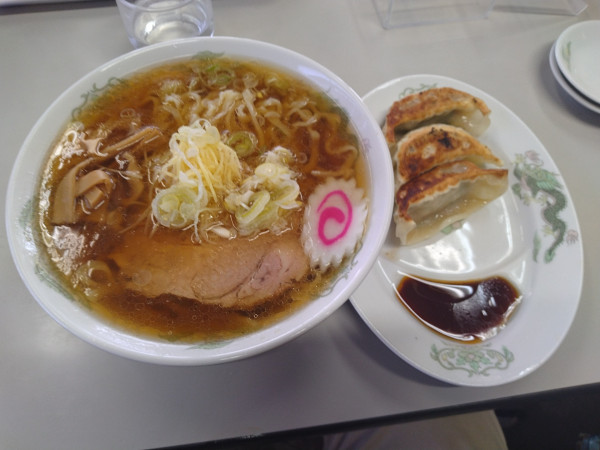 「手打ち生姜ラーメン¥700+餃子3個¥240-」@佐野らーめん 龍麺の写真