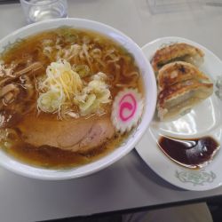手打ち生姜ラーメン¥700+餃子3個¥240-