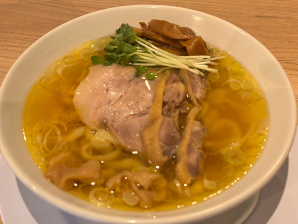 「中華そば 塩」@手打 親鶏中華そば綾川 大成店の写真