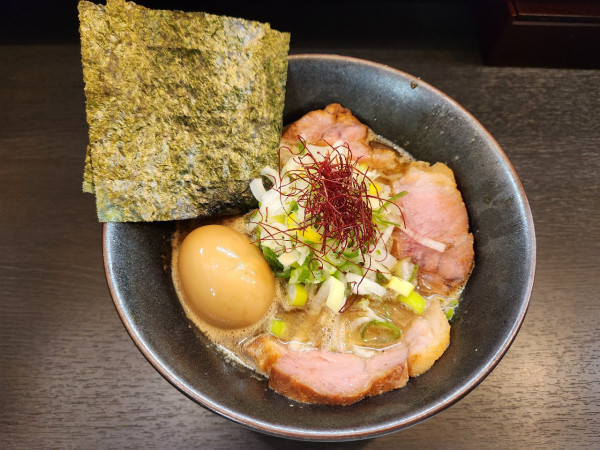 「味玉焼きあごらーめん」@麺屋なにがしの写真